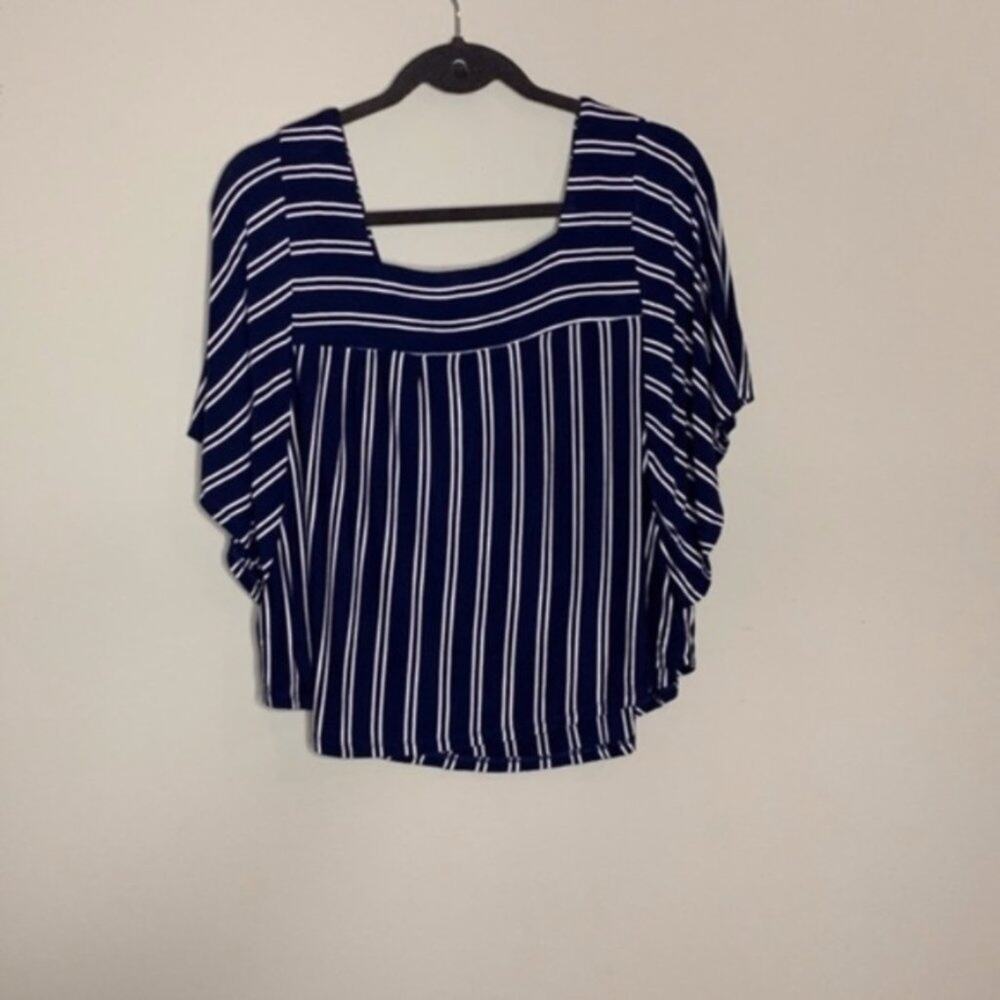 Universal Thread Navy Striped Crop Top Size S - Picture 2 of 6